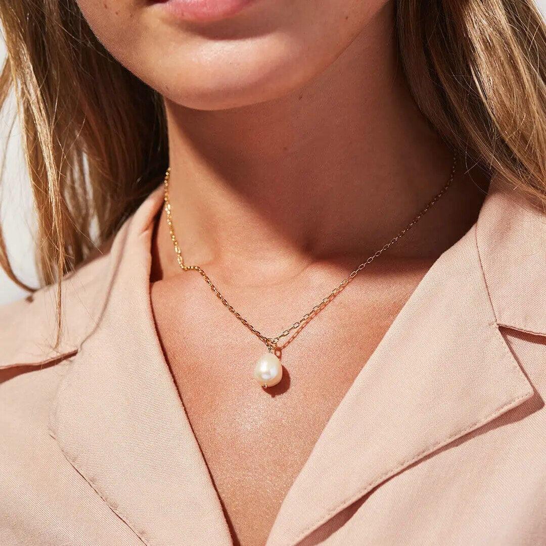 SIMPLE PEARL PENDANT CHAIN